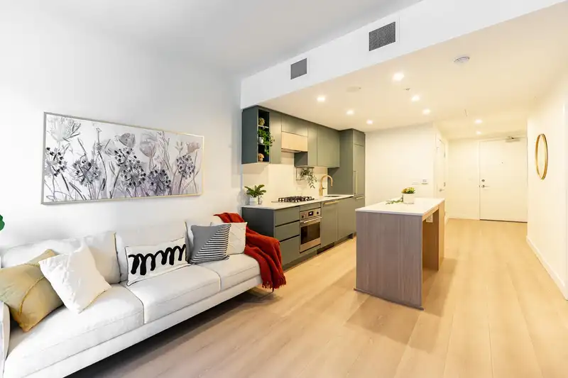 1110 13573 98A AVENUE - photo 2 of 30