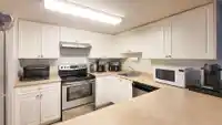 103 7095 133B STREET - thumbnail 4