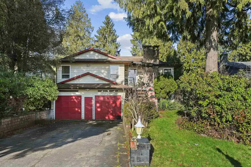 13169 98 AVENUE - photo 1 of 39