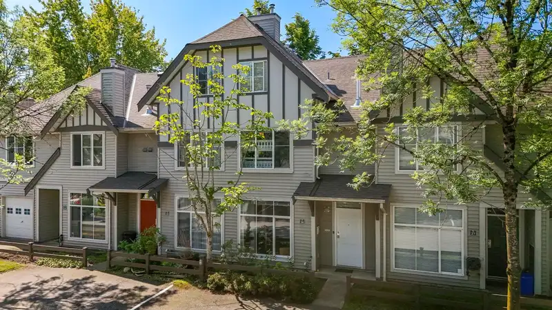 26 6465 184A STREET - photo 4 of 33