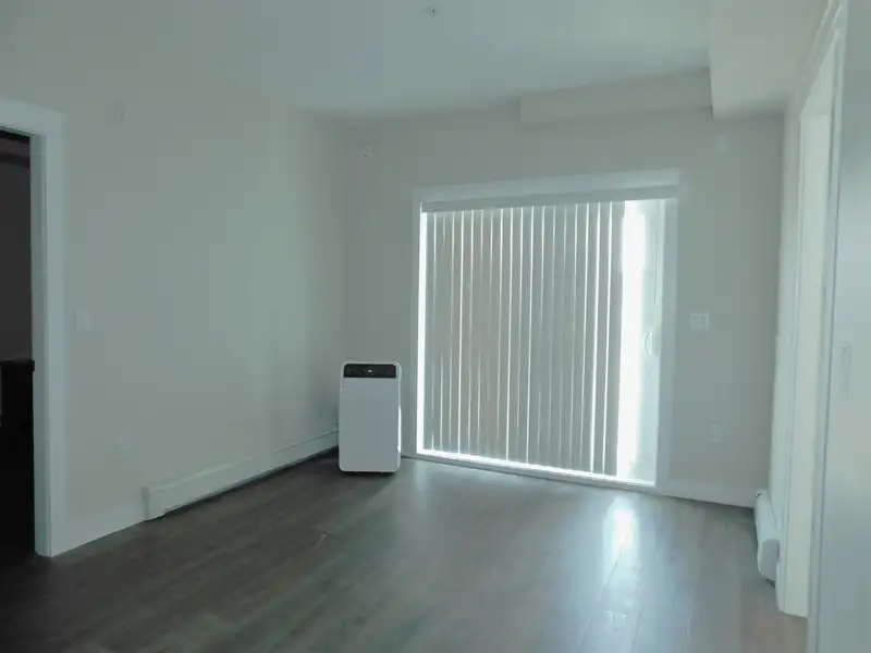 427 11077 RAVINE ROAD - photo 2 of 20