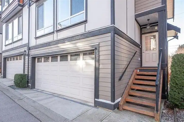 33 6378 142 STREET - photo 3 of 40