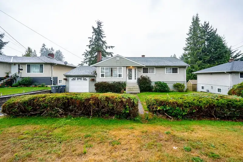 12894 99 AVENUE - photo 3 of 33
