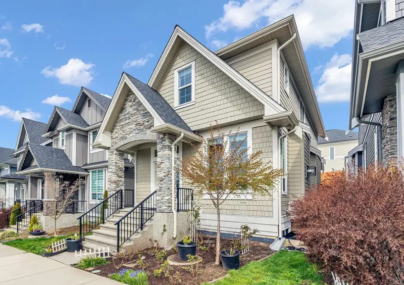 16549 21 AVENUE - photo 2 of 25