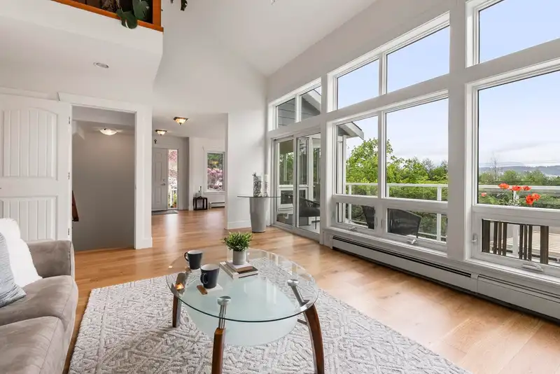 13820 116 AVENUE - photo 3 of 39