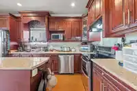 19333 72 AVENUE - thumbnail 7