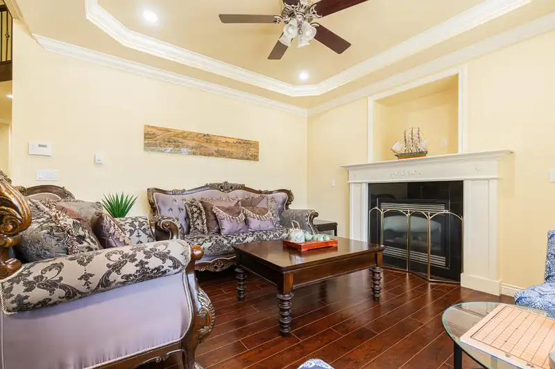 9765 160A STREET - photo 3 of 40