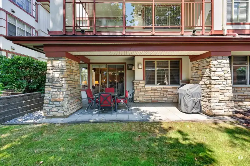 106 16447 64 AVENUE - photo 1 of 39