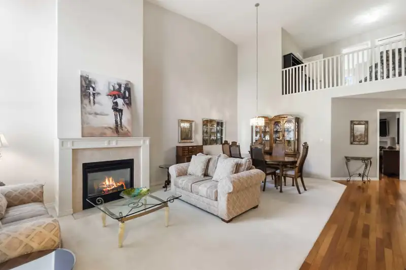 3 16995 64TH AVENUE - photo 3 of 40