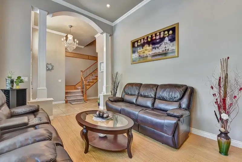 6436 141A STREET - photo 3 of 23