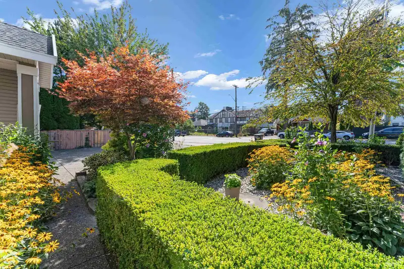 13169 108 AVENUE - photo 4 of 28