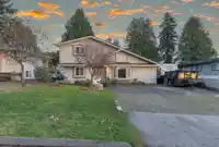8214 152A STREET - thumbnail 1