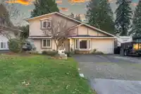 8214 152A STREET - thumbnail 2