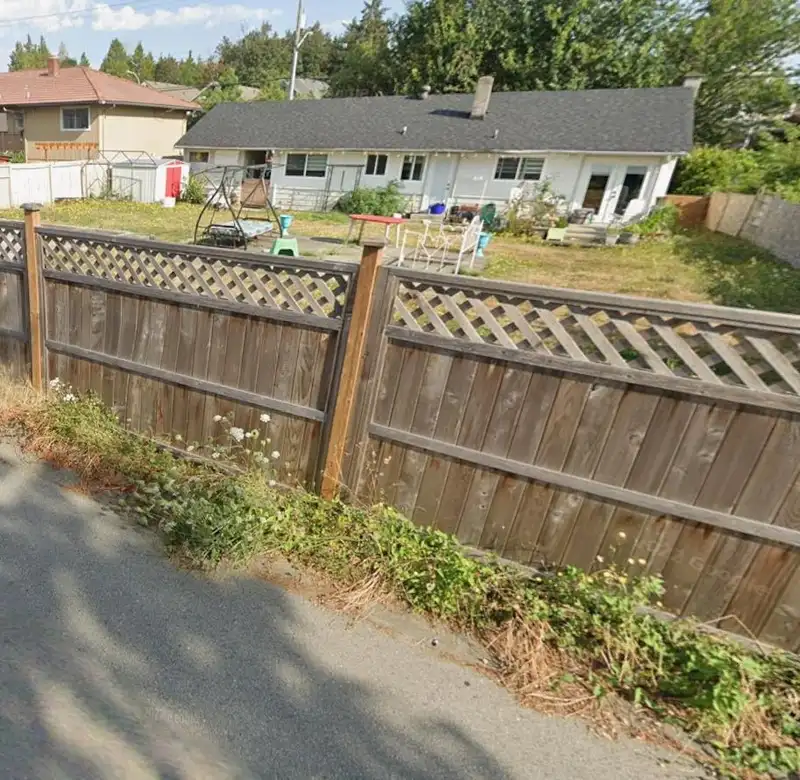 14670 60 AVENUE - photo 2 of 4