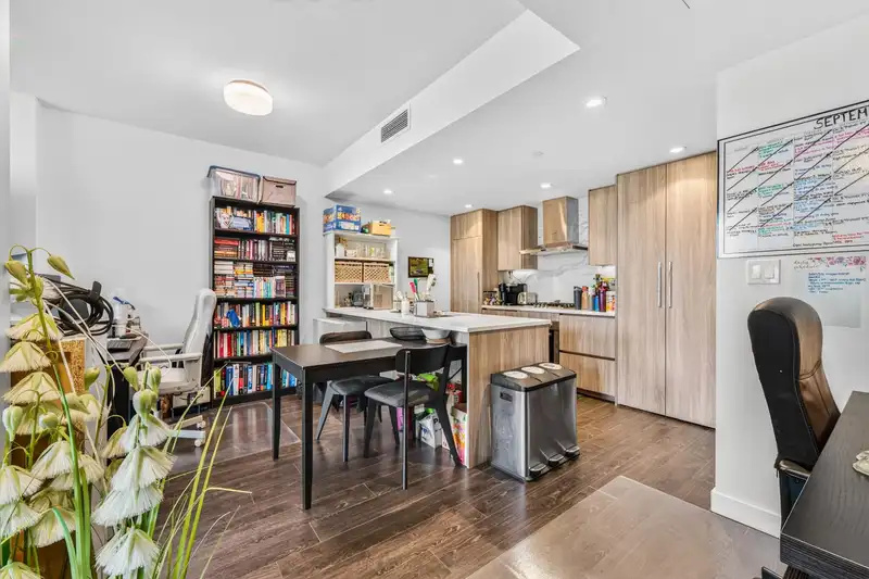 505 9887 WHALLEY BOULEVARD - photo 3 of 25