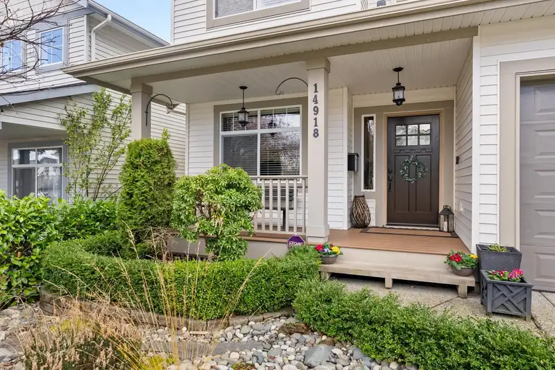 14918 59 AVENUE - photo 3 of 40