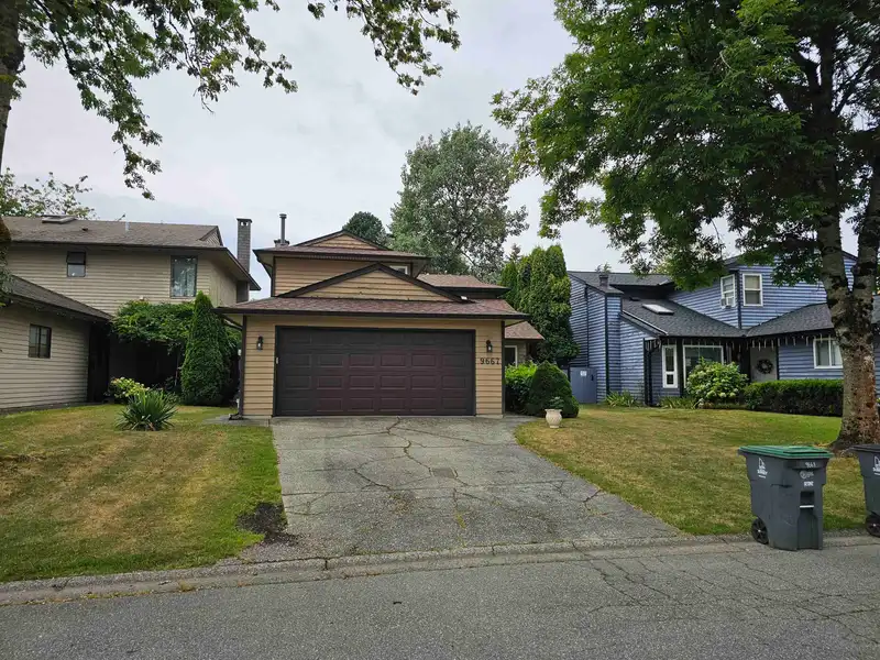 9667 155 STREET - photo 2 of 15
