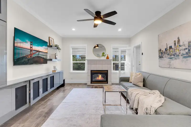 13185 73 AVENUE - photo 1 of 26
