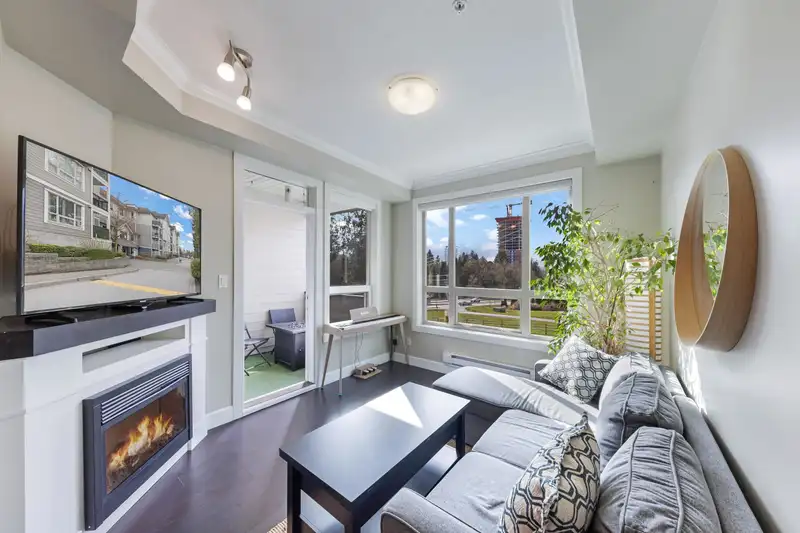 327 13897 FRASER HIGHWAY - photo 1 of 16