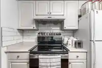 121 8655 KING GEORGE BOULEVARD - thumbnail 12