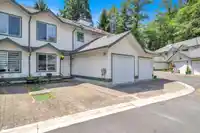 121 8655 KING GEORGE BOULEVARD - thumbnail 4