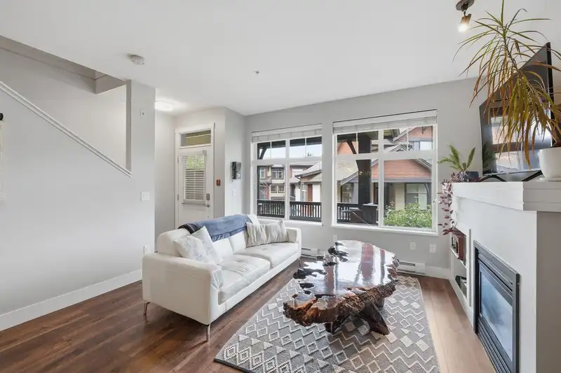 56 19478 65 AVENUE - photo 3 of 37