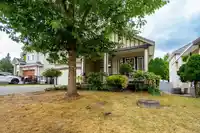 7833 147A STREET - thumbnail 2