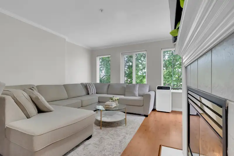 305 12125 75A AVENUE - photo 3 of 29