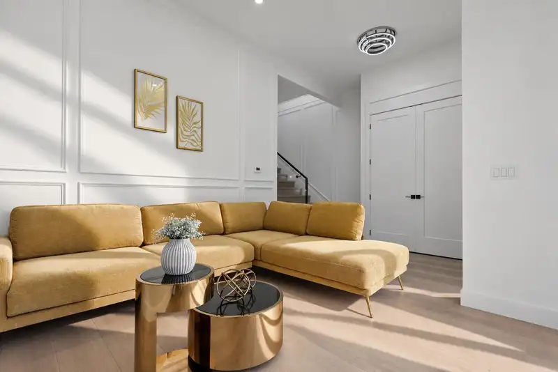 13919 64A AVENUE - photo 4 of 26
