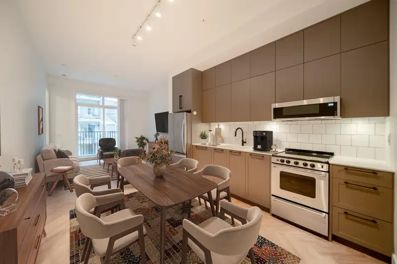 209 13933 105 BOULEVARD - photo 1 of 29