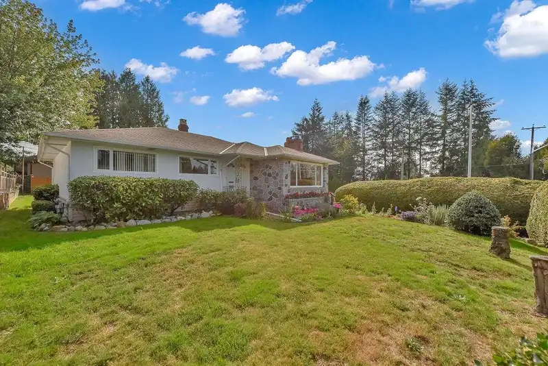 12862 104 AVENUE - photo 3 of 28