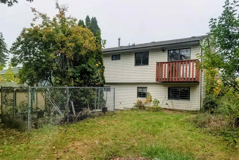 18256 64 AVENUE - photo 3 of 3