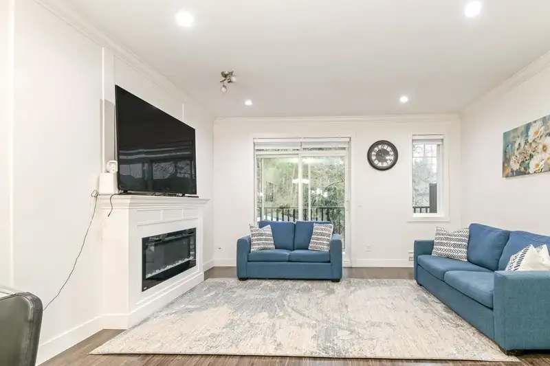 140 13898 64 AVENUE - photo 3 of 26