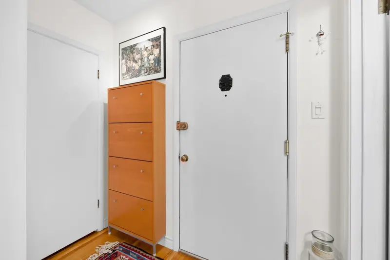 204 1565 BURNABY STREET - photo 2 of 25