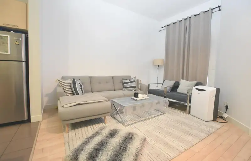 401 10822 CITY PARKWAY - photo 3 of 9