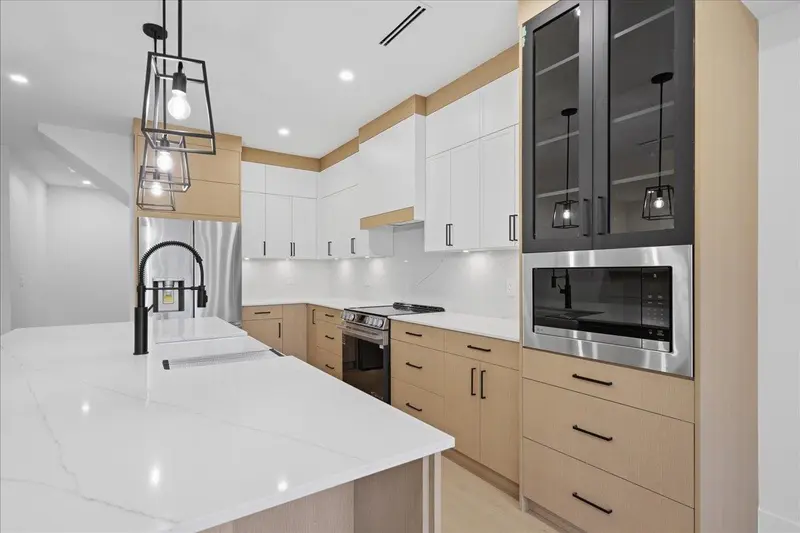 2 10250 YORK STREET - photo 2 of 25