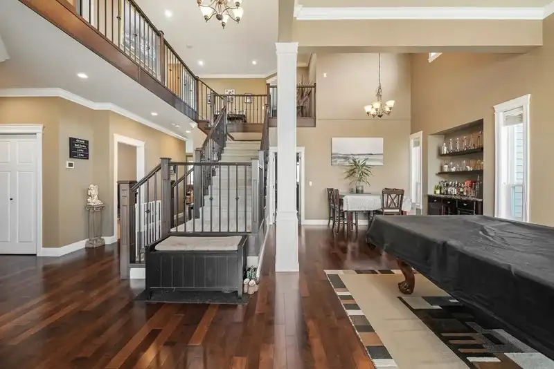 18927 54A AVENUE - photo 3 of 29