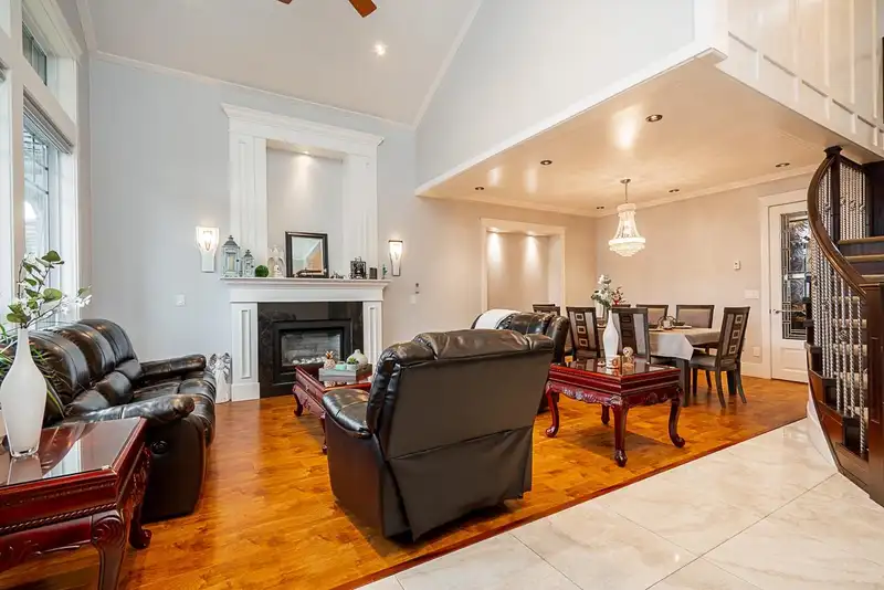 7273 149 STREET - photo 4 of 38
