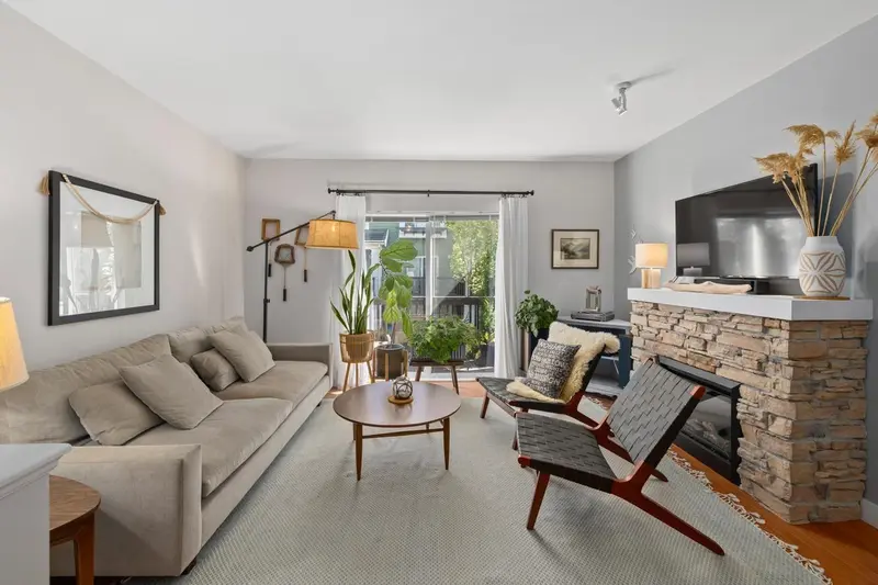 34 15233 34 AVENUE - photo 1 of 25