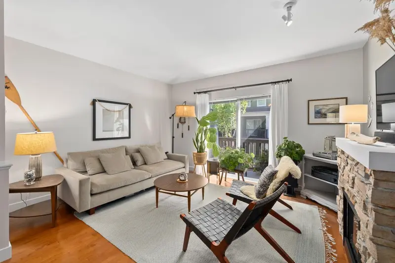 34 15233 34 AVENUE - photo 2 of 25