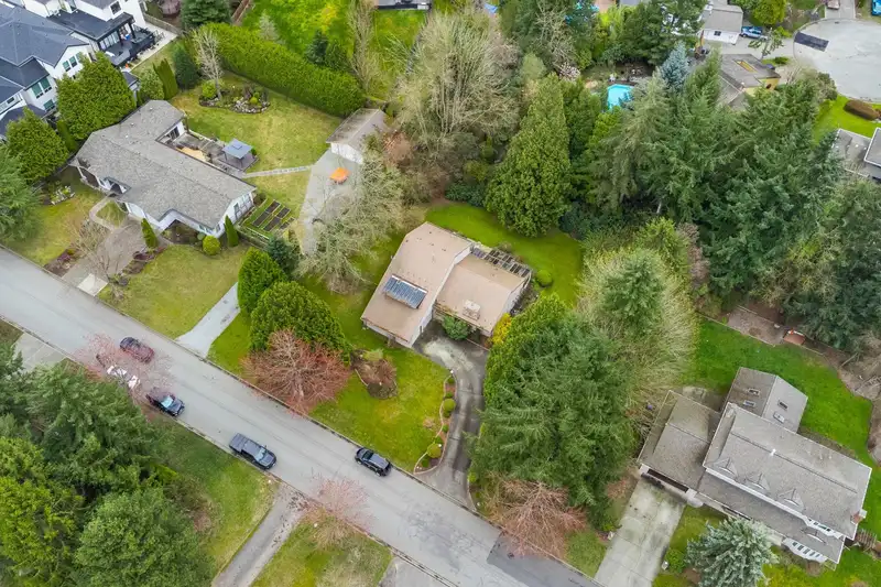 5744 146A STREET - photo 4 of 11