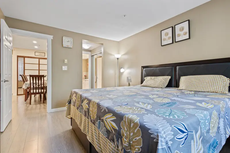 206 2526 LAKEVIEW CRESCENT - photo 4 of 17