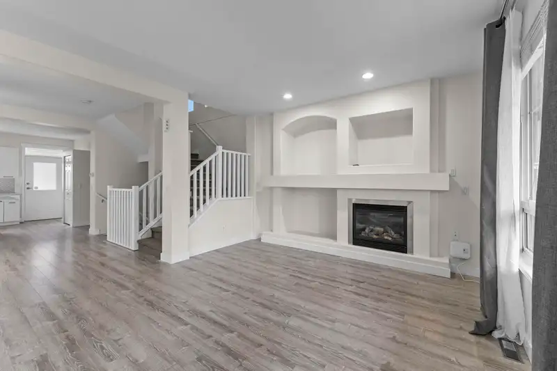 15126 61A AVENUE - photo 3 of 40
