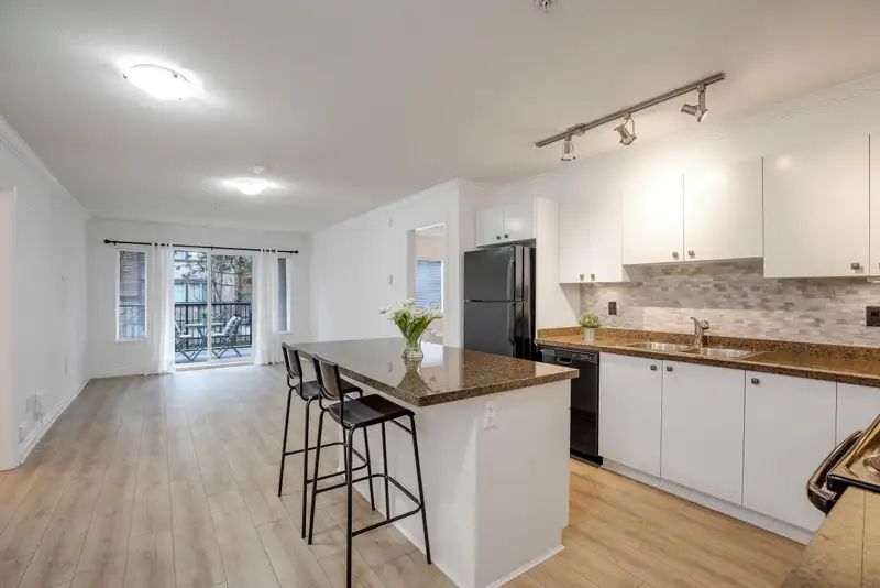 205 8717 160 STREET - photo 2 of 33