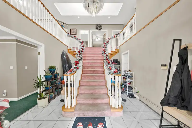12181 97 AVENUE - photo 2 of 4