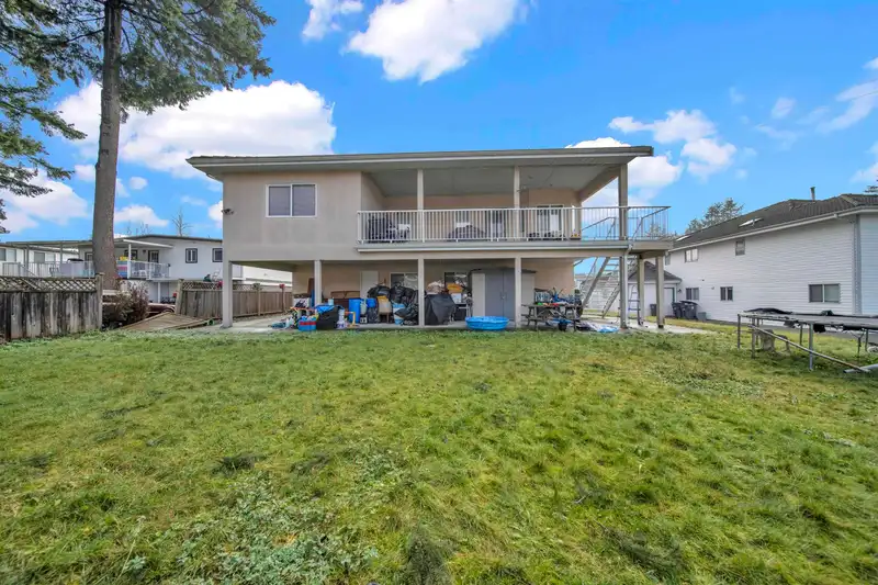 12181 97 AVENUE - photo 3 of 4