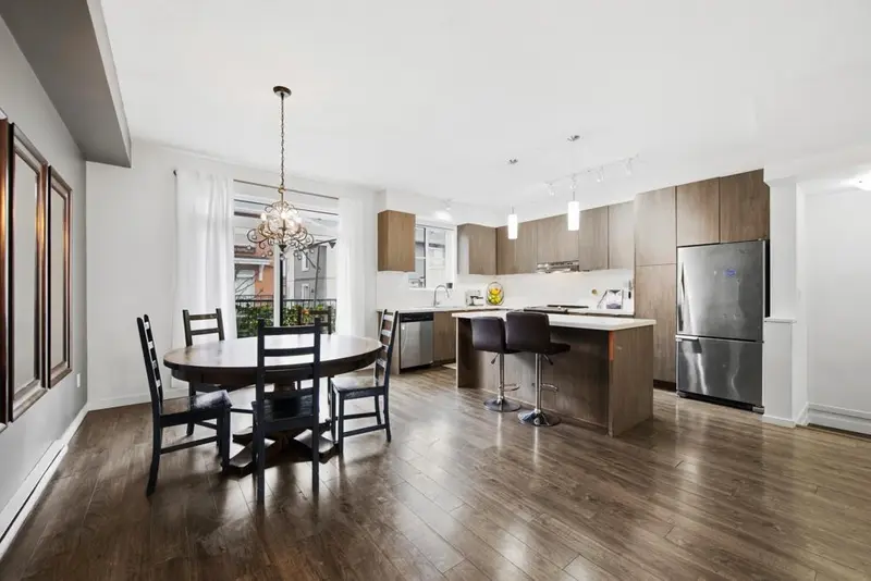 10 10735 84 AVENUE - photo 3 of 25