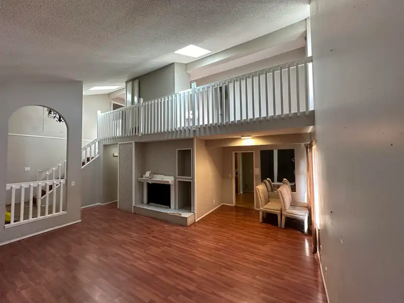 9234 133RD STREET - photo 3 of 15