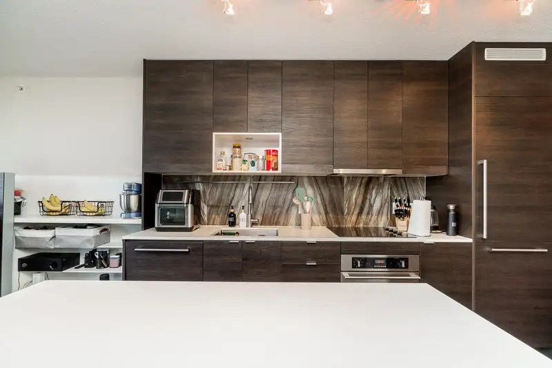 2608 13398 104 AVENUE - photo 2 of 25