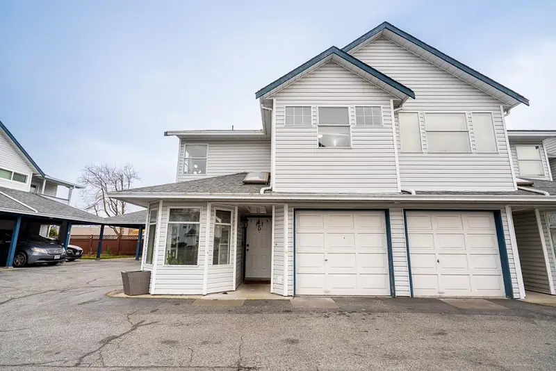 5 20625 118 AVENUE - photo 1 of 25